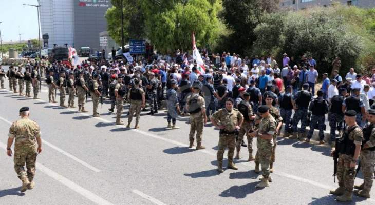 العسكريون المتقاعدون أنهوا إعتصامهم على طريق القصر الجمهوري