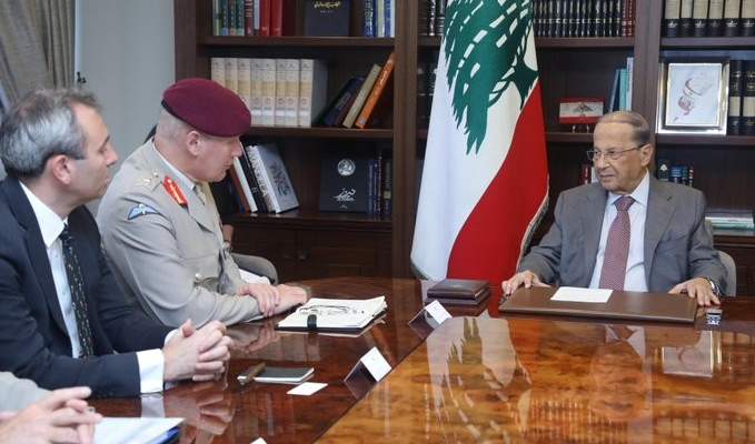 الرئيس عون التقى كبير مستشاري وزارة الدفاع البريطانية وعرض معه الاوضاع العامة