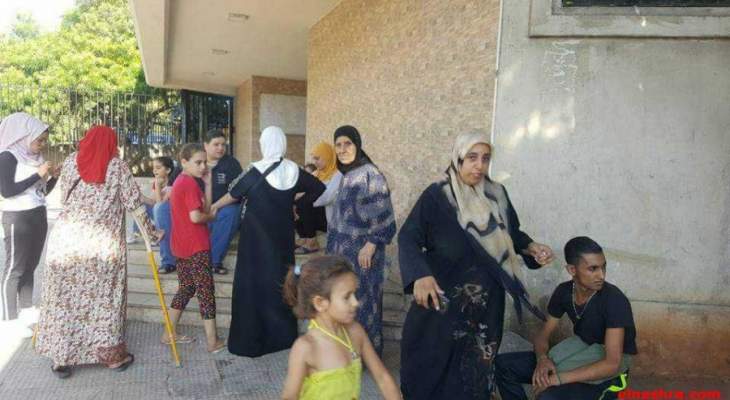 النشرة: وصول عدد من العائلات النازحة من عين الحلوة الى مسجد الموصللي