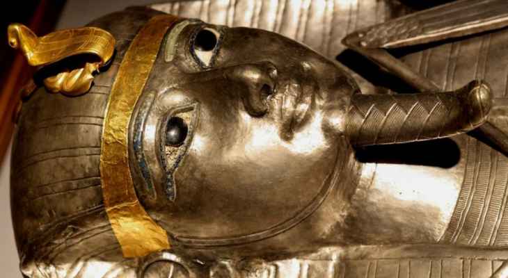 علماء آثار يطالبون بإعادة حجر رشيد إلى مصر بعد 200 عام من فك رموزه