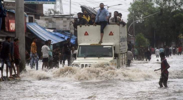 حصيلة قتلى السيول وانهيارات التربة ترتفع إلى 61 في الهند