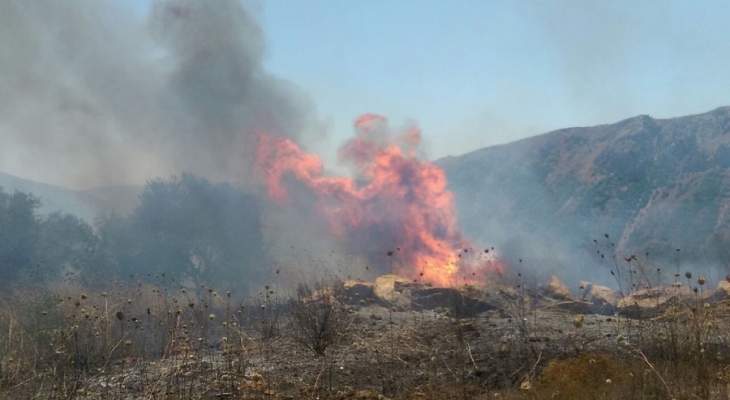 تجدد اشتعال النيران في محلة النير في منطقة جبل أكروم