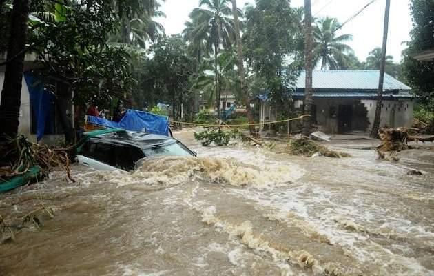 ارتفاع حصيلة ضحايا الفيضانات بالهند إلى 184 قتيلا وإجلاء نحو مليون شخص