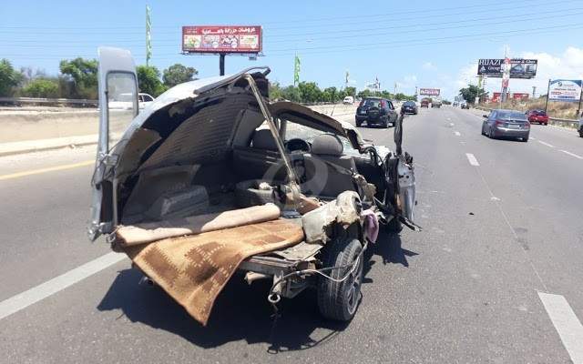 النشرة: جريح نتيحة حادث سير على طريق دامور وزحمة سير بالمحلة