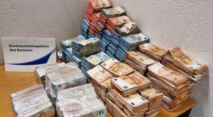 الشرطة الألمانية عثرت على مليون يورو داخل كرتونة مخبأة