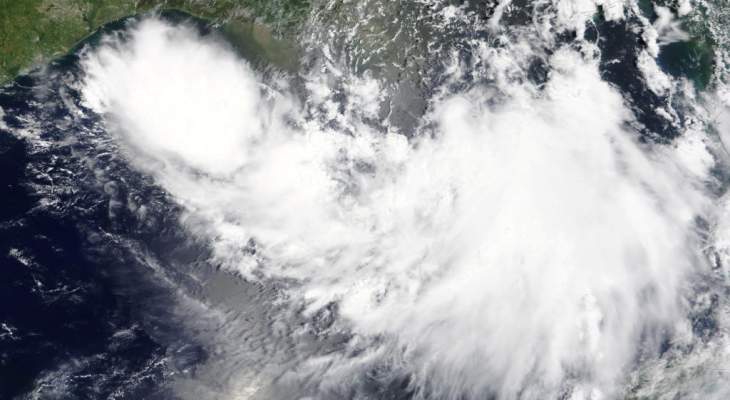 الآلاف أخلوا ساحل لويزيانا قبل وصول عاصفة استوائية قد تتحول إلى إعصار