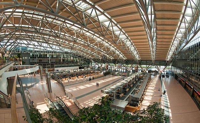 إغلاق صالة في مطار هامبورغ بسبب حقائب مشبوهة