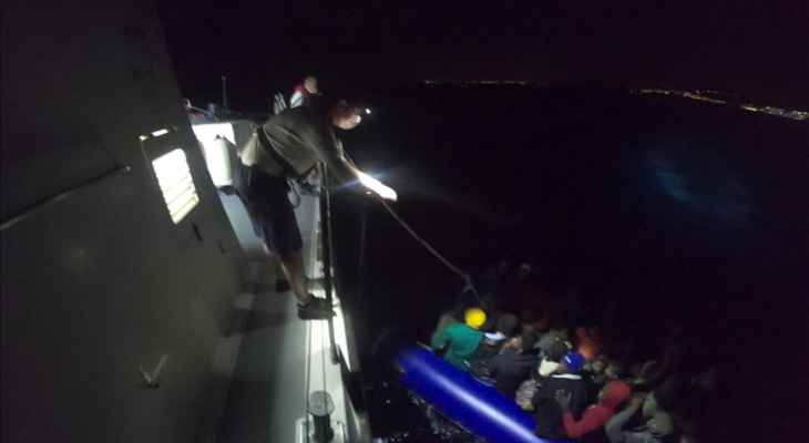 خفر السواحل التركي: ضبط 67 مهاجرا غير نظامي قبالة سواحل إزمير وإنقاذ 44 آخرين