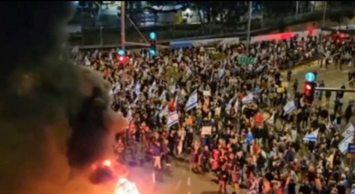 احتجاجات في تل أبيب للمطالبة بانتخابات مبكرة والتوصل لاتفاق لتبادل الأسرى