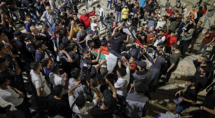 الهلال الأحمر الفلسطيني: 53 فلسطينيا أصيبوا بالمواجهات مع القوات الإسرائيلية بالقدس