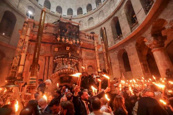 انطلاق الوفد اللبناني من العاصمة الأردنيّة عمان إلى بيروت مع شعلة النّور المقدس