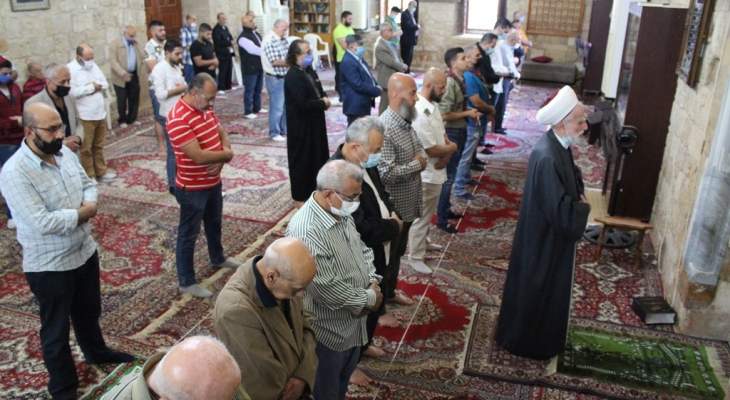 أسامة سعد أدى صلاة عيد الفطر في المسجد العمري الكبير بصيدا القديمة