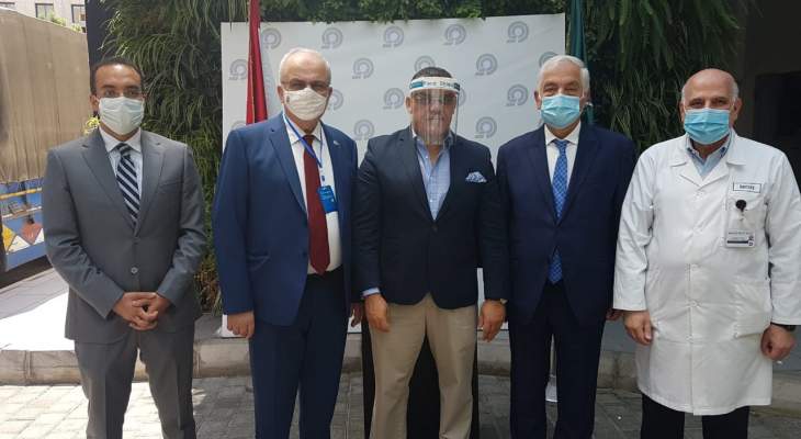 سفير مصر زار مستشفى المقاصد: قدمنا طنين من المساعدات الطبية