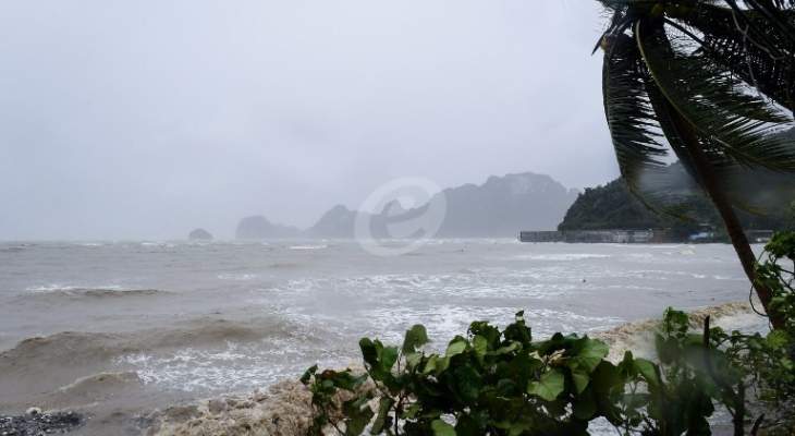 مئات السياح عالقون في خليج تايلاند بسبب عاصفة استوائية