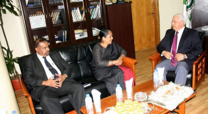رئيس بلدية طرابلس بحث مع سفيرة سري لانكا في تعزيز العلاقات والتبادل التجاري والإستثماري 
