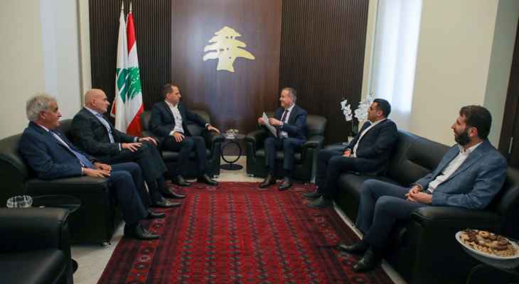 درغام بزيارة وفد "لبنان القوي" لرئيس "الكتائب": الظرف الاستثنائي الذي يمر به البلد يفرض علينا الجلوس سويًا