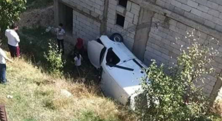إصابة شخصين بجروح نتيجة انقلاب سيارة في بيت أيوب العكارية