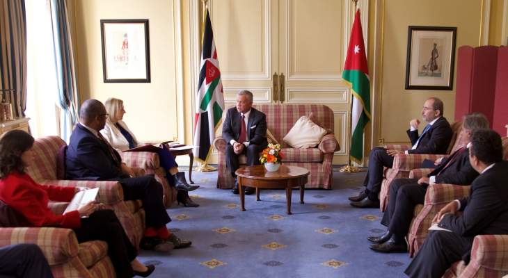 ملك الأردن التقى وزيرة خارجية بريطانيا: لضرورة تحقيق السلام الشامل على أساس حل الدولتين وندعم جهود الحفاظ على سيادة سوريا