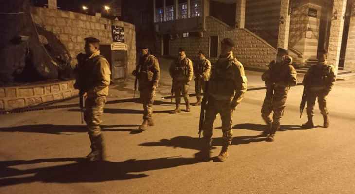 الجيش: توقيف 9 لبنانيين و15 سوريًا في طرابلس وعكار أمس لتورطهم في جرائم مختلفة
