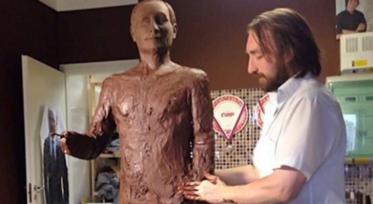 تمثال من الشوكولاتة للرئيس بوتين