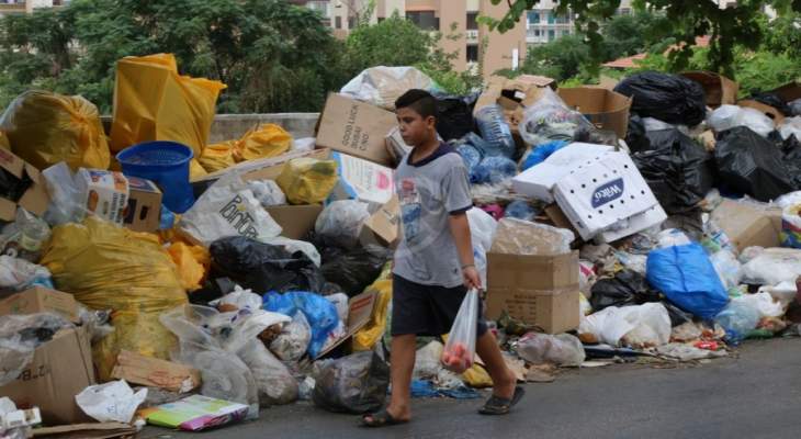 أهالي جل الديب يهددون: اما التخلّص من النفايات أو التصعيد في الشارع!