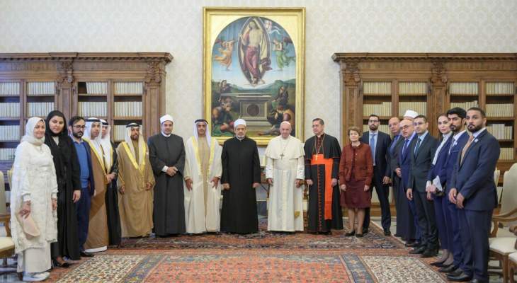 البابا فرنسيس التقى وزير الداخلية الإماراتية في الفاتيكان بحضور الطيب