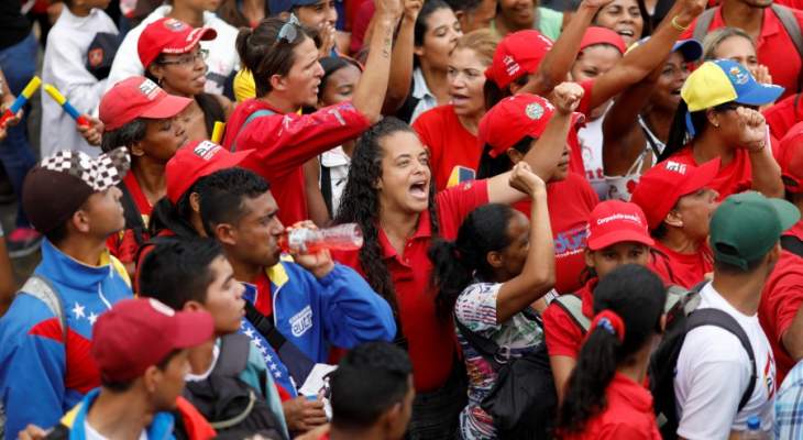  متظاهرون بفنزويلا يقطعون أكبر الشوارع الرئيسية فى كراكاس