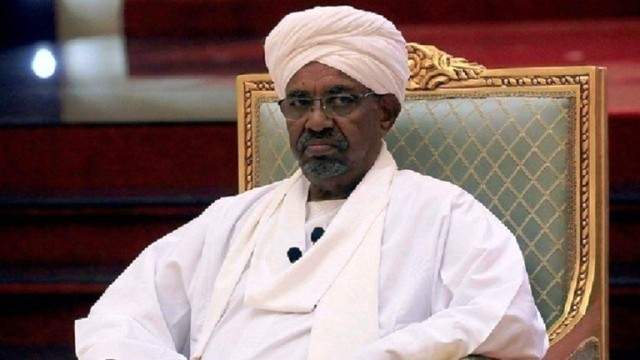 النيابة العامة في السودان تتهم البشير بالفساد في التعامل بالنقد الأجنبي وغسل الأموال