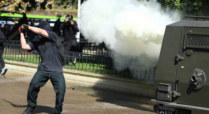 استقالة وزير داخلية تشيلي بسبب وحشية الشرطة