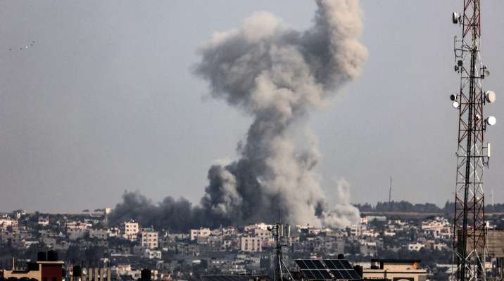 11 قتيلًا وعدد من الجرحى بقصف إسرائيلي لمنازل في رفح والنصيرات ودير البلح في غزة