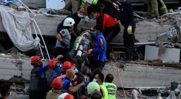 ارتفاع عدد ضحايا زلزال إزمير في تركيا إلى 17 قتيلا و709 جرحى