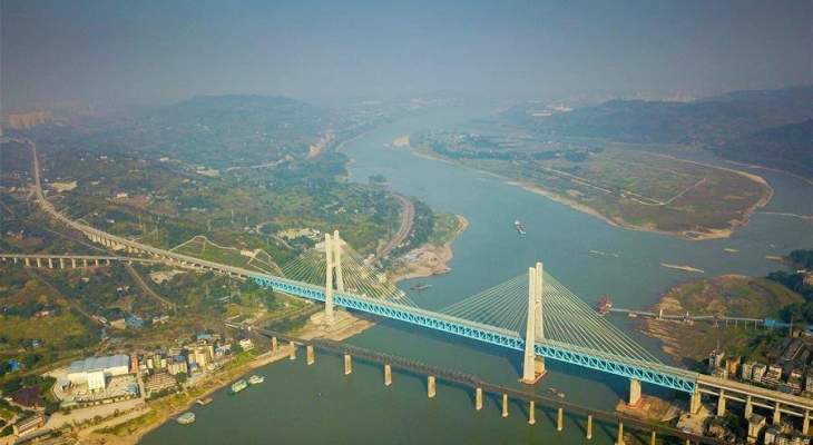 أول جسر معلق من طابقين في العالم تنجزه الصين