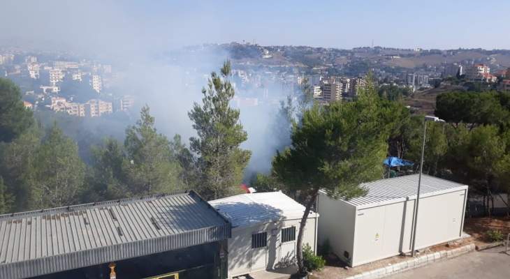 النشرة: اندلاع النيران في الاحراج المحيطة بمستشفى النبطية الحكومي 