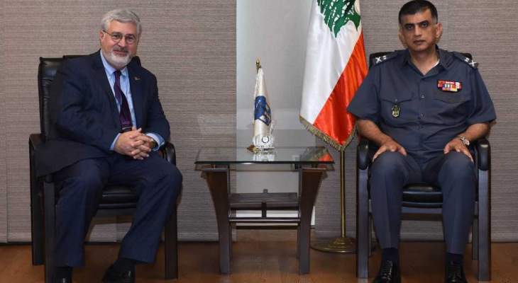 عثمان التقى رئيس الجامعة الأميركية في بيروت 