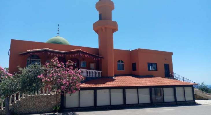 مؤسسة المجبر الإجتماعية تساهم بترميم مسجد تابع للوقف الشيعي في جبيل