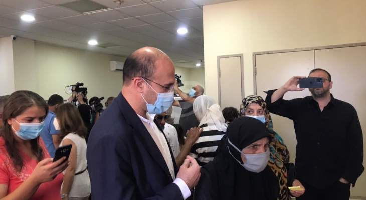 وصول وزير الصحة إلى مستشفى الياس الهراوي في زحلة لتفقد عملية التلقيح