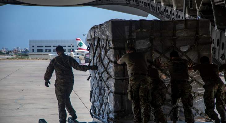 القوات الجوية الاميركية: تسليم 45 منصة نقالة من الطعام والمياه والإمدادات الطبية إلى بيروت