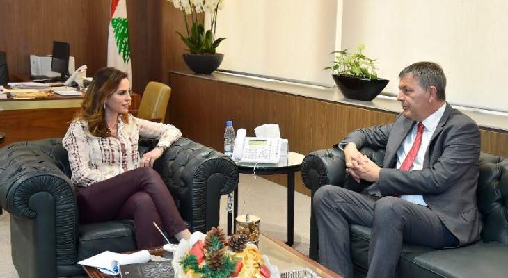 عبد الصمد عرضت مع لازاريني مشاريع اعلامية واستقبلت سفيري الاردن والارجنتين