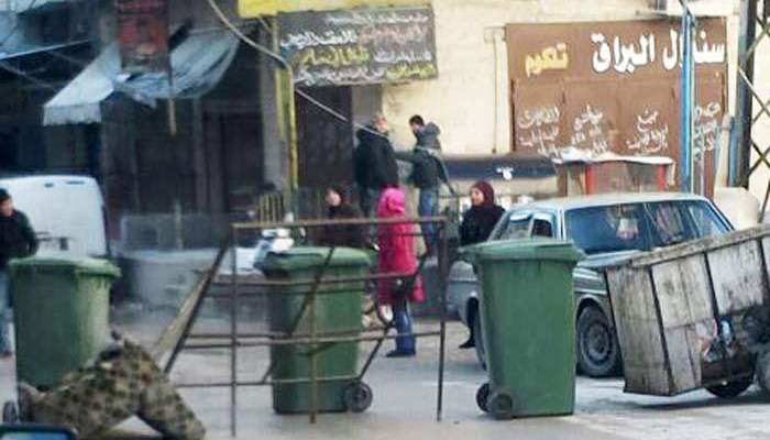 النشرة: اقفال طريق الشارع التحتاني في مخيم عين الحلوة