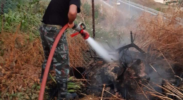 النشرة: الدفاع المدني اخمد حريق هشير خلف مجمع رستم في كفرجرة  شرق صيدا