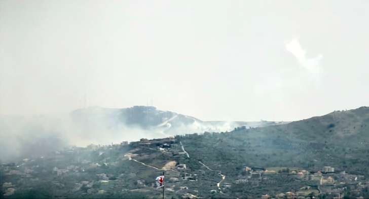 الجيش الإسرائيلي استهدف العديسة بالقذائف الفوسفورية ما تسبب باندلاع حريق كبير