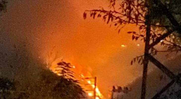 اندلاع حريق كبير في القيطع عكار والدفاع المدني يحاول السيطرة عليه