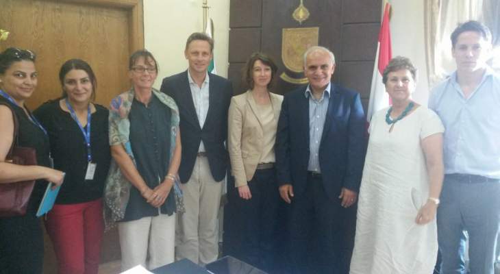 رئيس بلدية طرابلس بحث مع وفد هولاندي المشاريع الإنمائية 