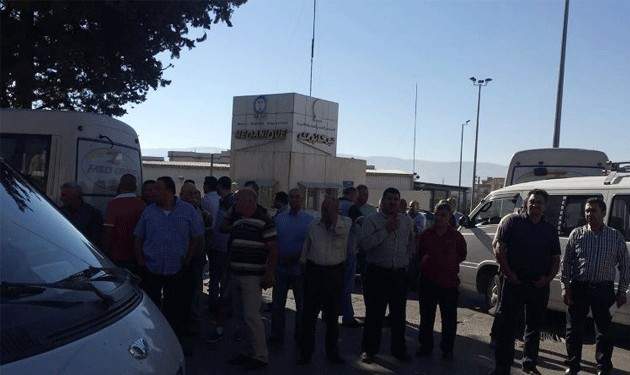 النشرة: المتظاهرون أقفلوا  مركز المعاينة الميكانيكية في زحلة