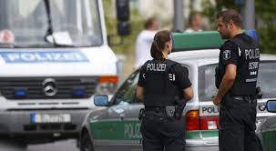 الشرطة الألمانية: مهاجر أفغاني يصيب شخصين بسكين في برلين