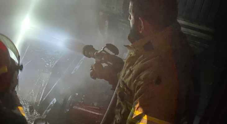 الدفاع المدني: اخماد حريق داخل معمل للمخللات في قصرنبا