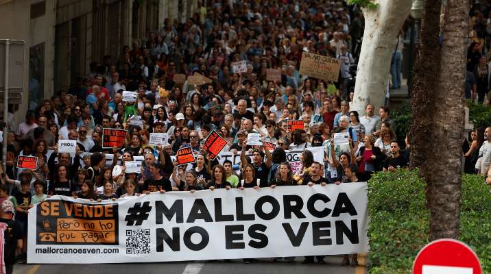 آلاف الإسبان تظاهروا ضد السياحة المفرطة في مايوركا