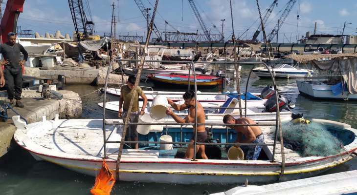 النشرة: غرق مركب صيد في ميناء صيدا دون معرفة الأسباب