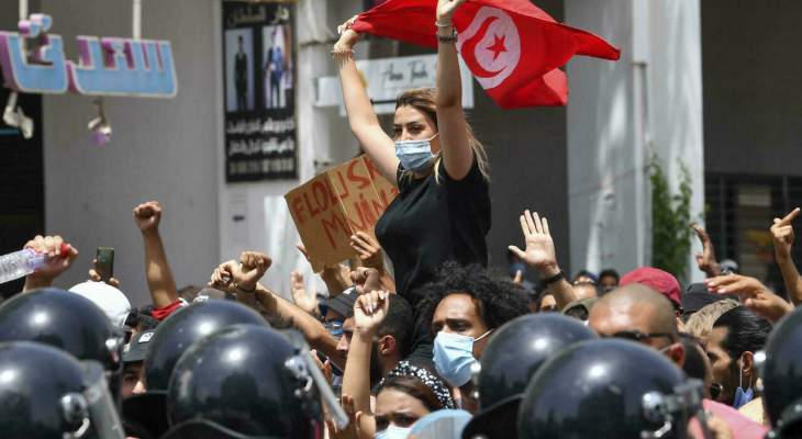 الجيش التونسي يمنع راشد الغنوشي وعددا من النواب من دخول مبنى البرلمان
