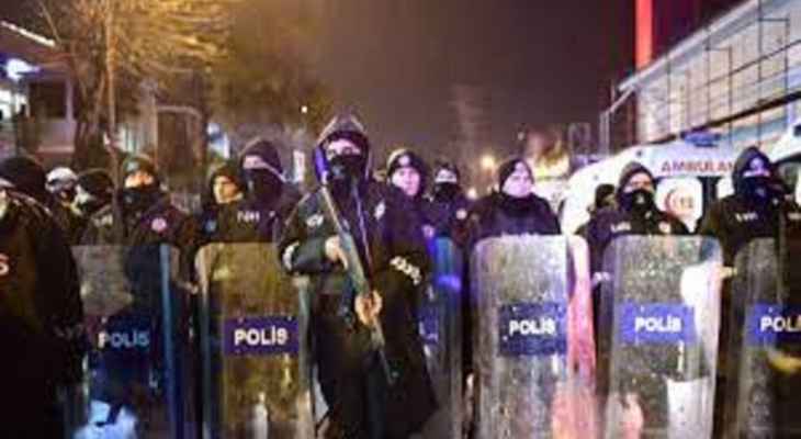 إصابة 8 رجال شرطة في تفجير سيارة مفخخة جنوبي تركيا